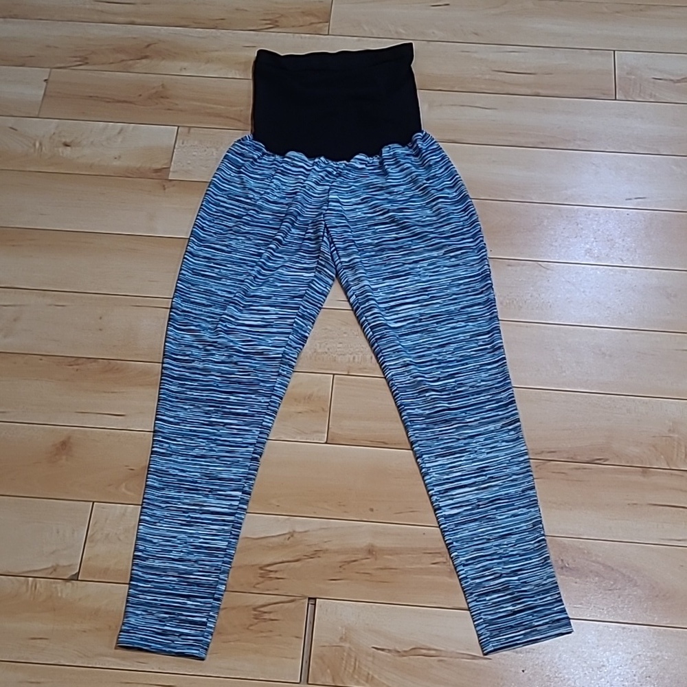 Motherhood women's size large maternity leggings